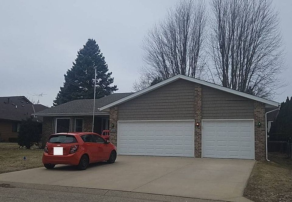 1st image of 14581 Embassy Ave