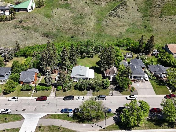 5th image of 328 3rd St W