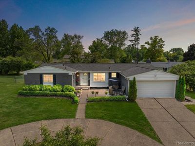 25692 Chapelweigh Dr, Farmington Hills, MI, 48336