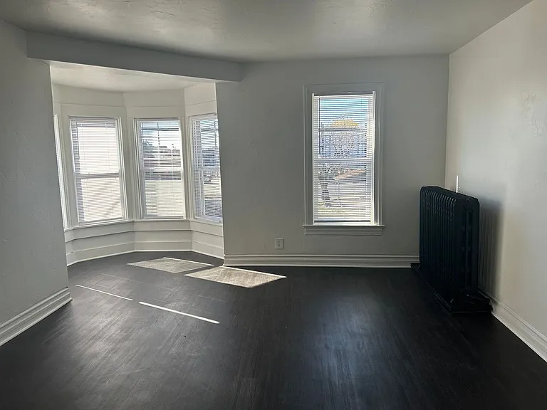301 N Queen St — Photo 26