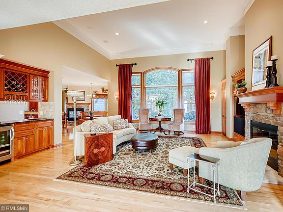 5th image of 8856 Springwood Dr