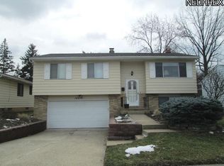 14570 Rochelle Dr, Maple Heights, OH 44137