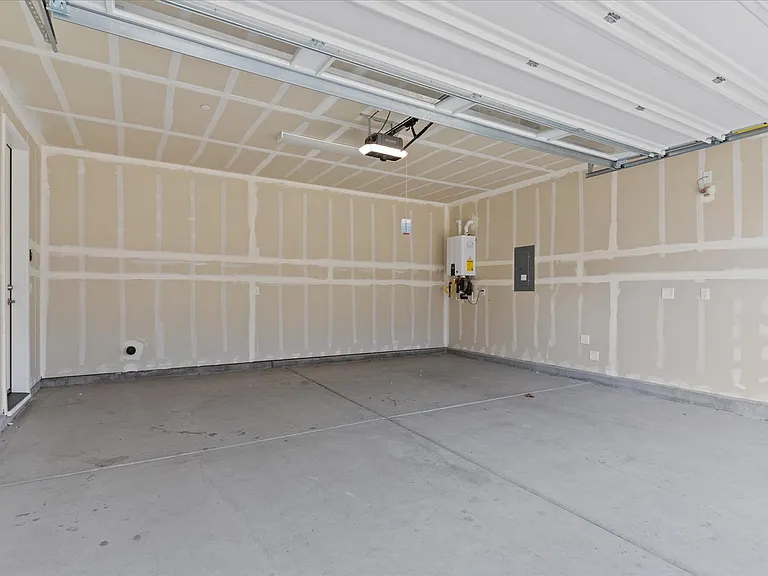 6921 Peak Way — Photo 38