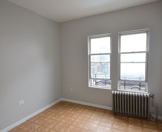 3rd image of 1137 Saint Lawrence Ave APT 1F