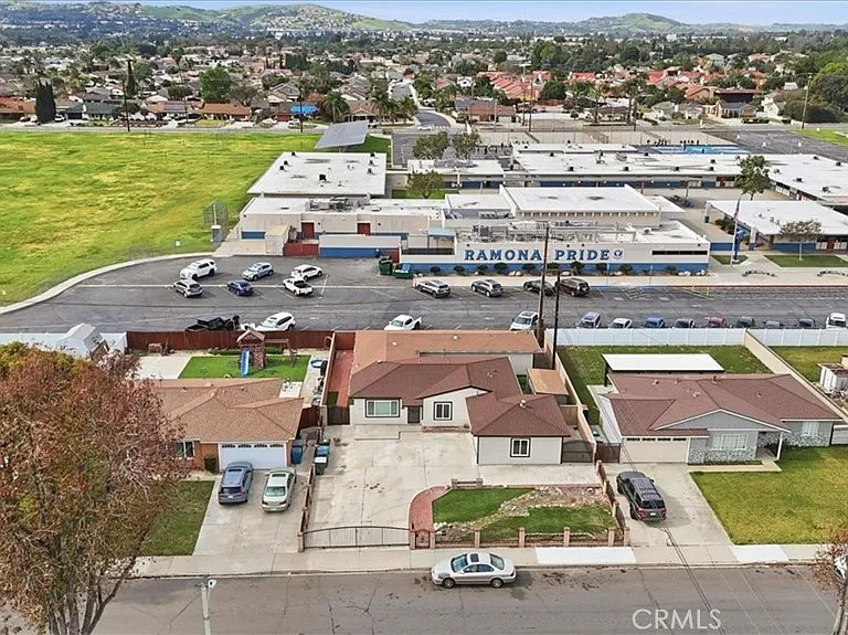 12620 Anthony Pl — Photo 3