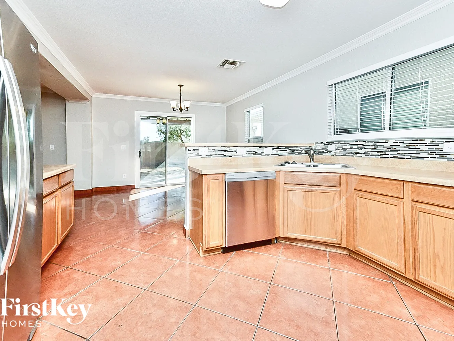 3 bed, 2.5 bath, 1813 sqft, $2,225 — Photo 4