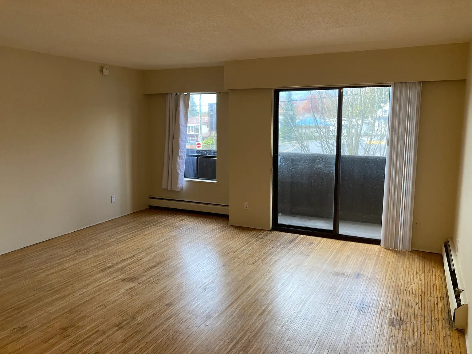 (ID#280) Kootenay Loop Low Rise Studio Apartment — Photo 2