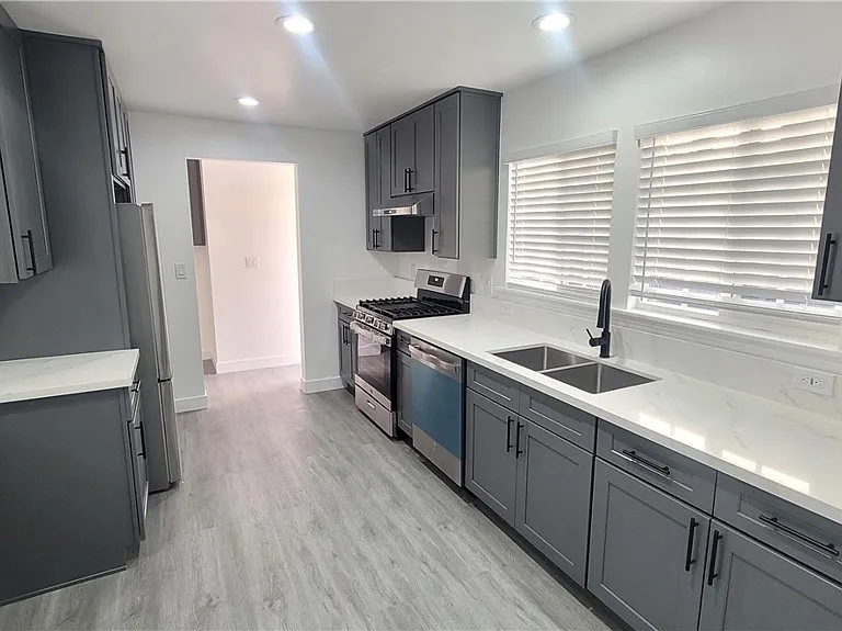 1605 E Santa Ana St — Photo 11
