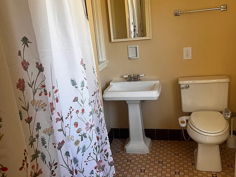 312 E Willow Rd — Photo 13