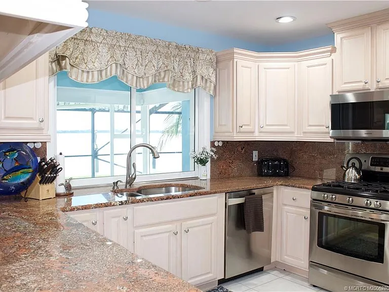 2744 NW Howard Creek Ln — Photo 11