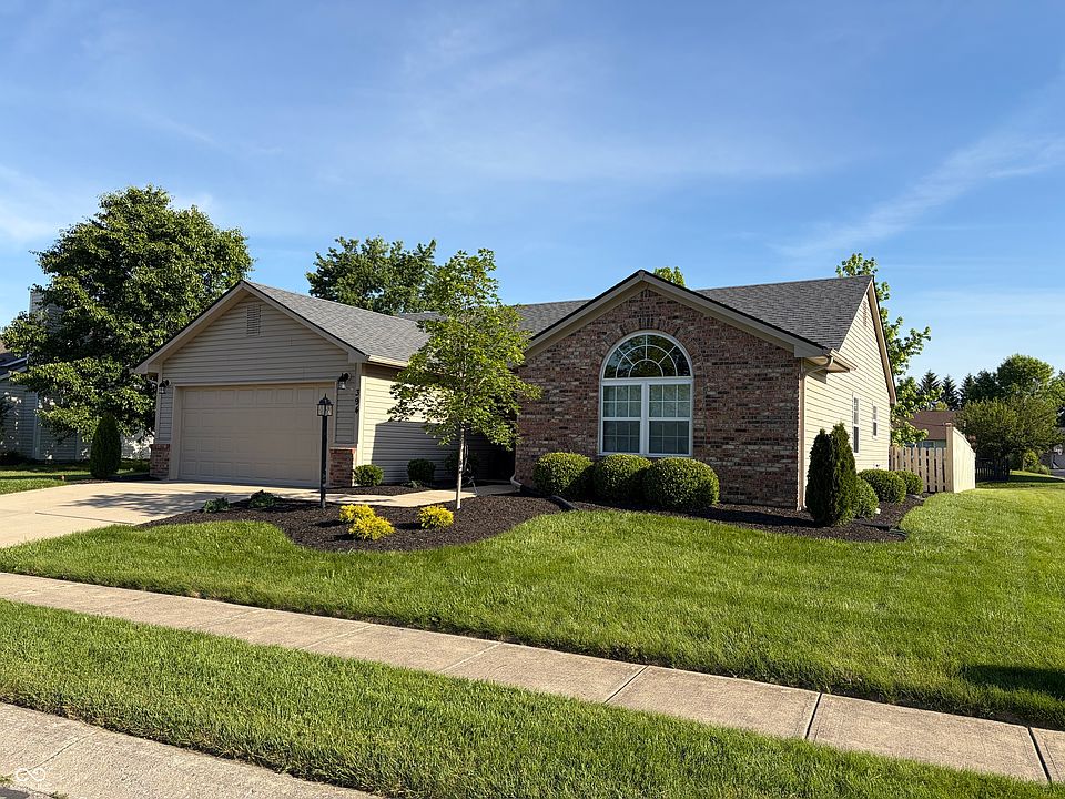 1st image of 394 E Quail Wood Ln