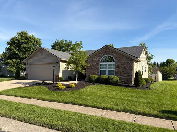 394 E Quail Wood Ln, Westfield, IN 46074