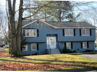 23 Clinton St, Trumbull, CT 06611