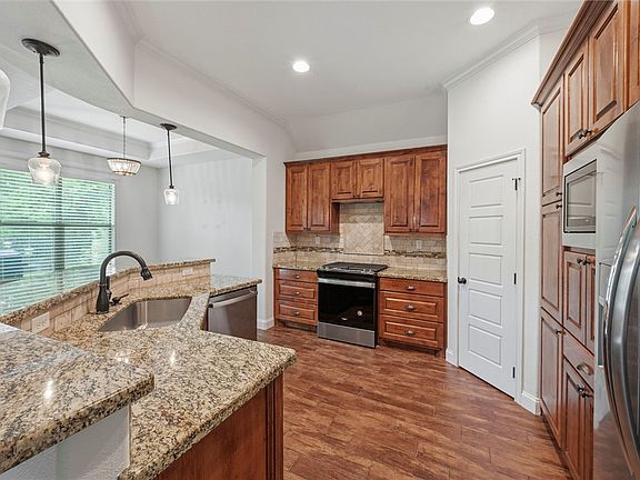 5th image of 2628 Forest Oaks Dr