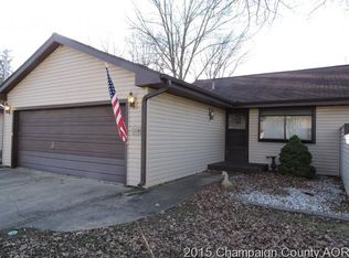 104 Spring Cir, Urbana, IL 61802