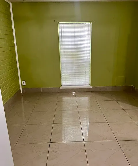 8372 Leamont Dr — Photo 36