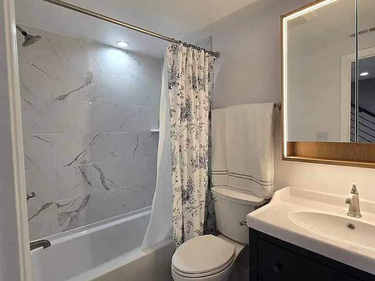 1331 Queen St NE — Photo 34