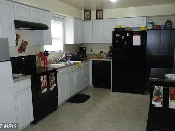 5th image of 23 Woodland Dr