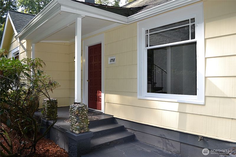 3rd image of 1758 NE Jacobson Road