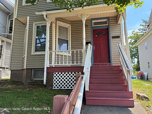 2nd image of 137 N Clinton Street