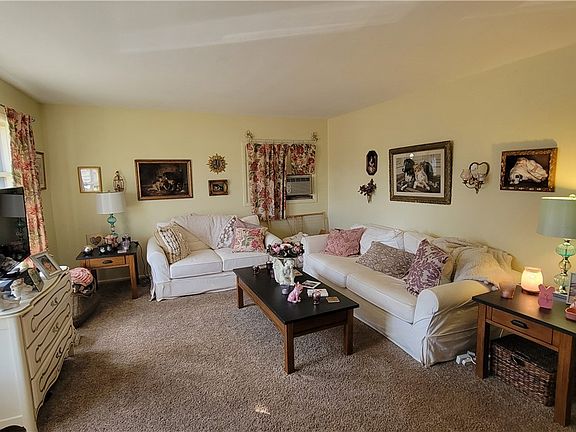 2nd image of 3980 Lake Rd