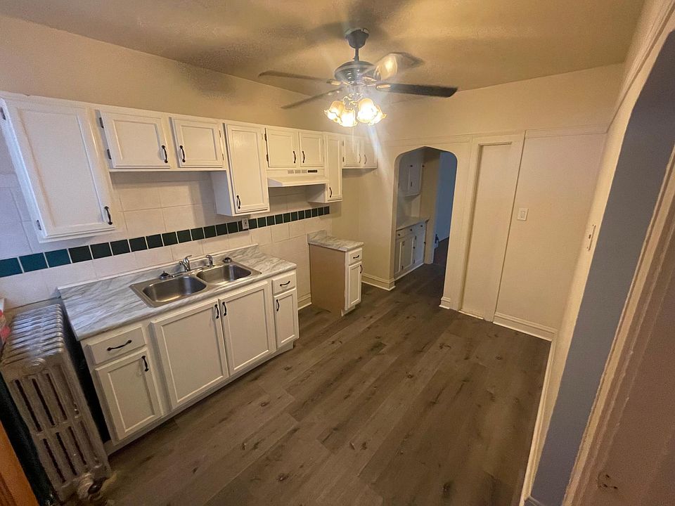 1st image of 7928 S Ellis Ave Floor 3