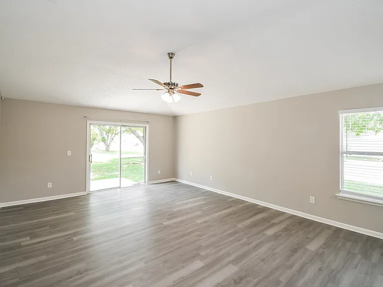 2904 Cold Creek Blvd — Photo 4