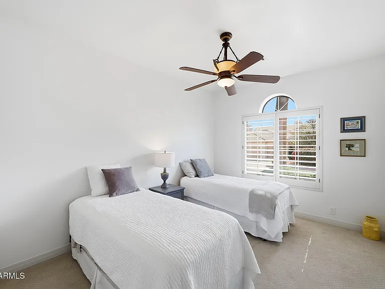 7642 E Hartford Dr — Photo 29