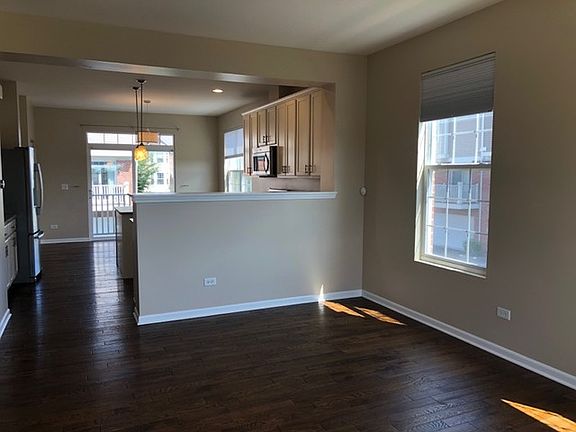 3rd image of 10547 W 154th Pl