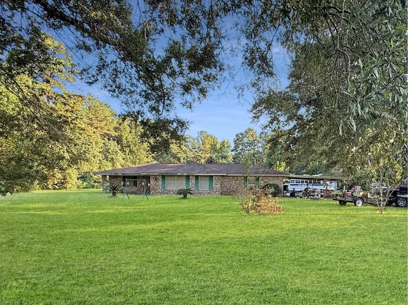 5604 Highway 105, Hull, TX 77564