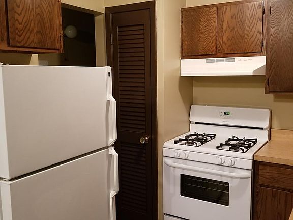 3rd image of 247 N Neltnor Blvd APT A1i