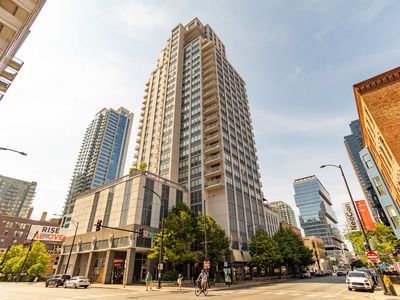 200 W Grand Ave APT 1205, Chicago, IL, 60654