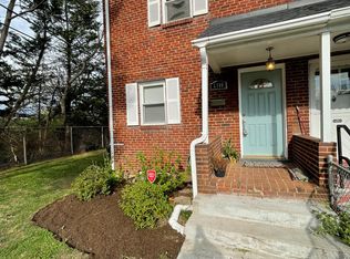 2709 S Cleveland St, Arlington, VA 22206