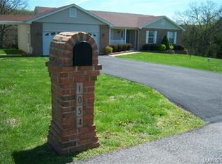 1054 Green Summers Dr, Hillsboro, MO 63050