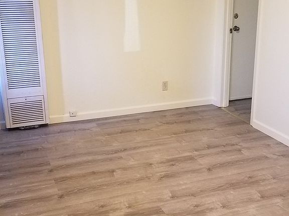 2nd image of 1-9 Edward St
