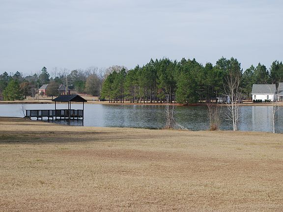 5th image of 17 Stover White Dr
