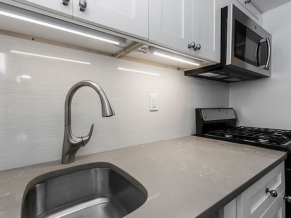 5th image of 14 W 69th St APT 14