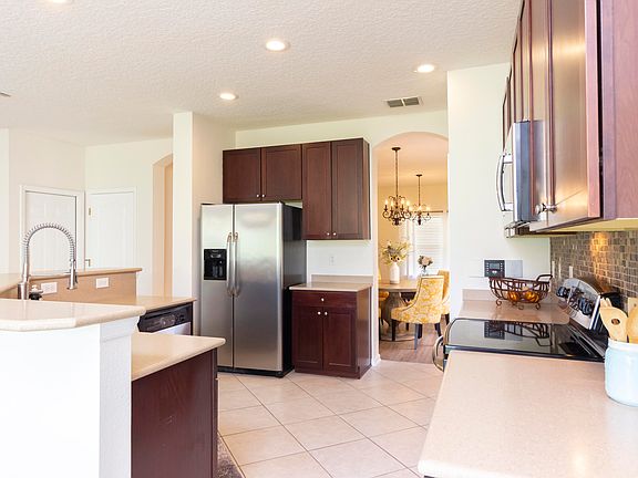 4th image of 1667 Hollow Glen Dr
