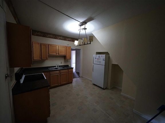 3rd image of 510 E Mount Vernon St #10577014
