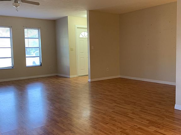2nd image of 927 SE 24th St