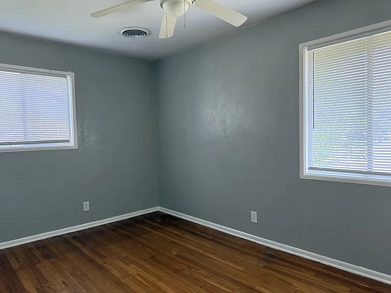 1409 Metropolitan Dr — Photo 12