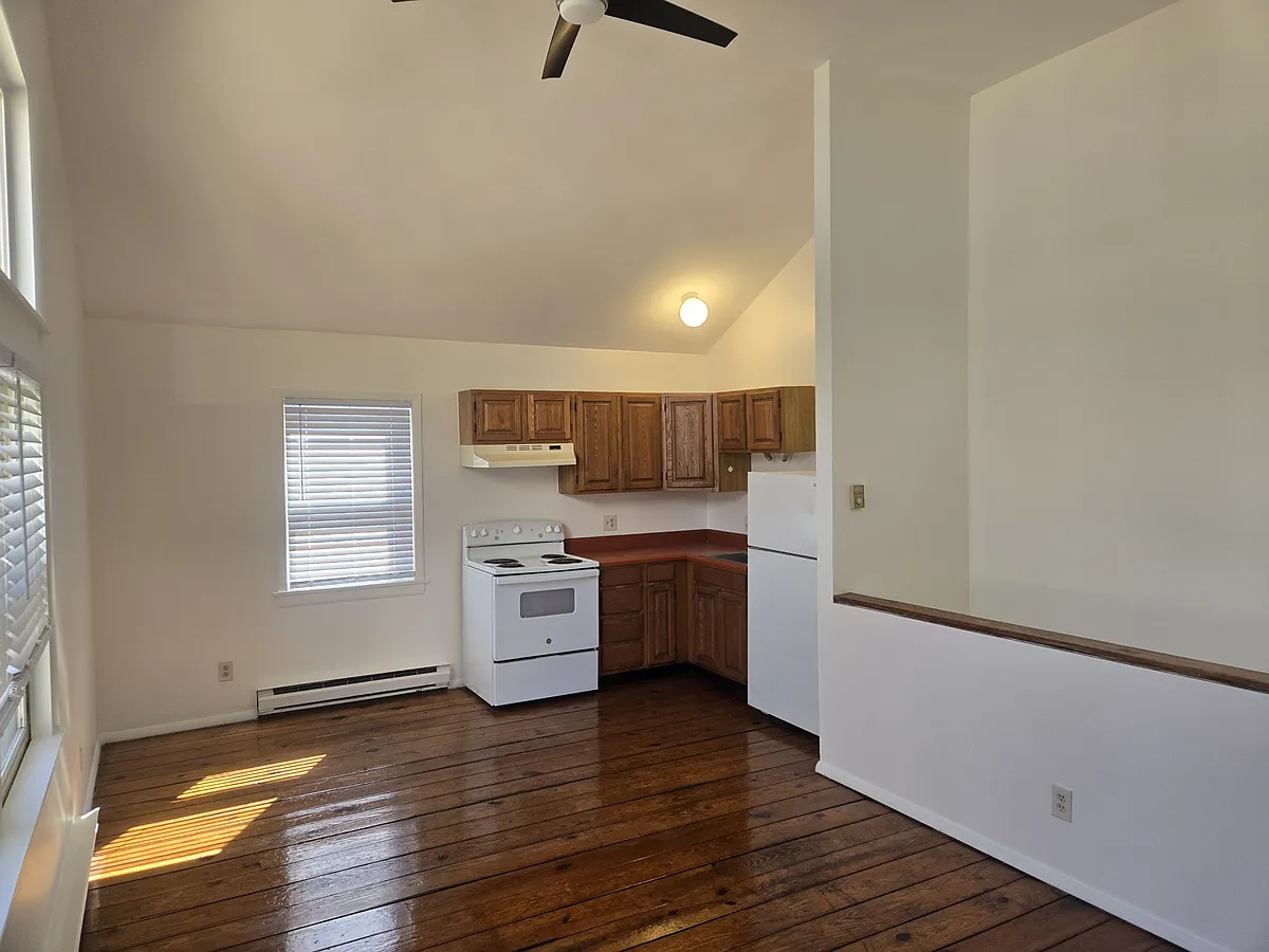 Building Photo - 9 Suncrest Ct