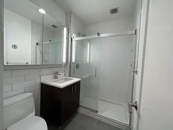 207 East 37th Street image 9 of 16