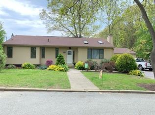 302 Elena St, Cranston, RI 02920