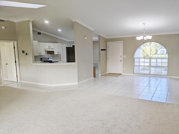 4th image of 28237 Tanglewood Dr