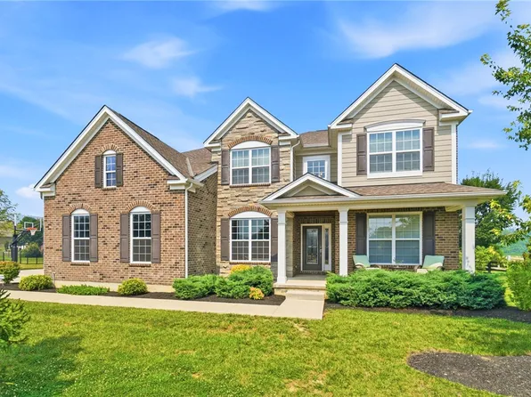 2051 Stonewater Dr, Dayton, OH 45458