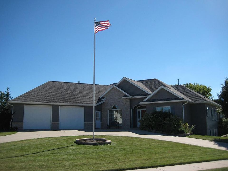 1st image of 420 N 6th St