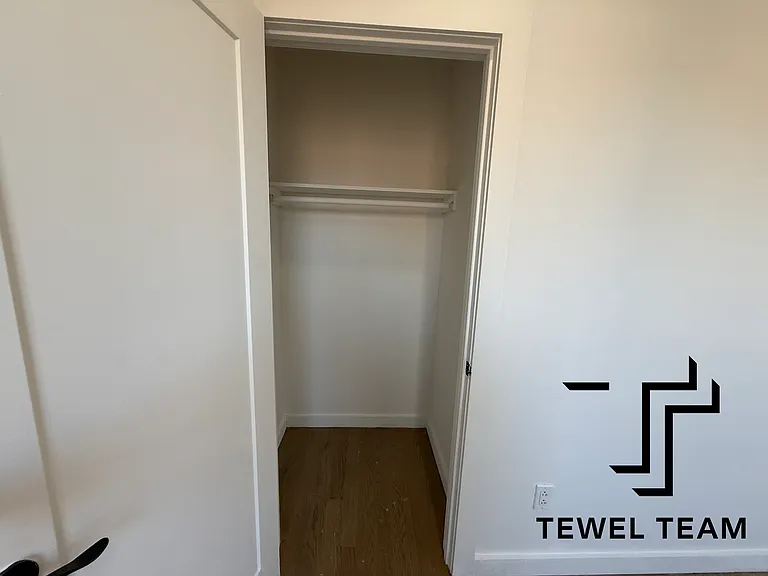 2085 Lexington Ave #4D — Photo 7