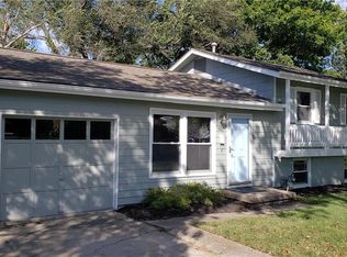 810 SE Browning Ave, Lees Summit, MO 64063
