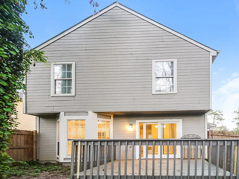 839 Ashley Ln — Photo 17